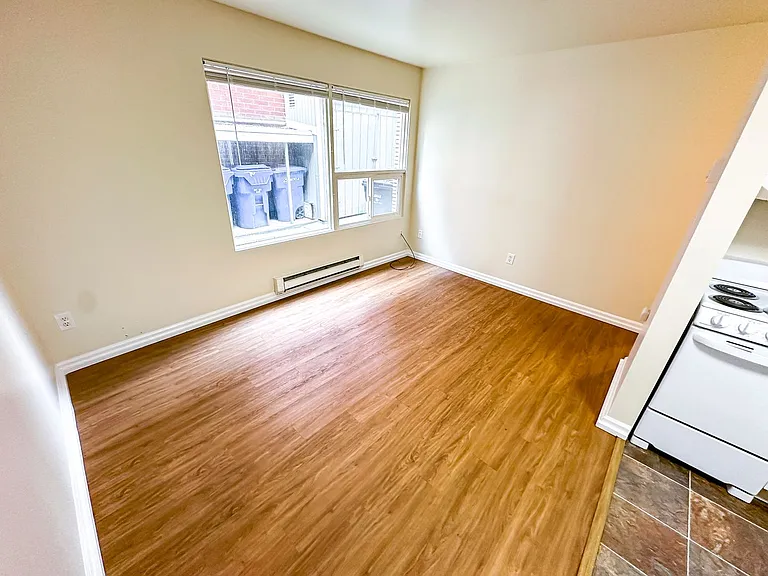Belmont Roy Apartments — Photo 6