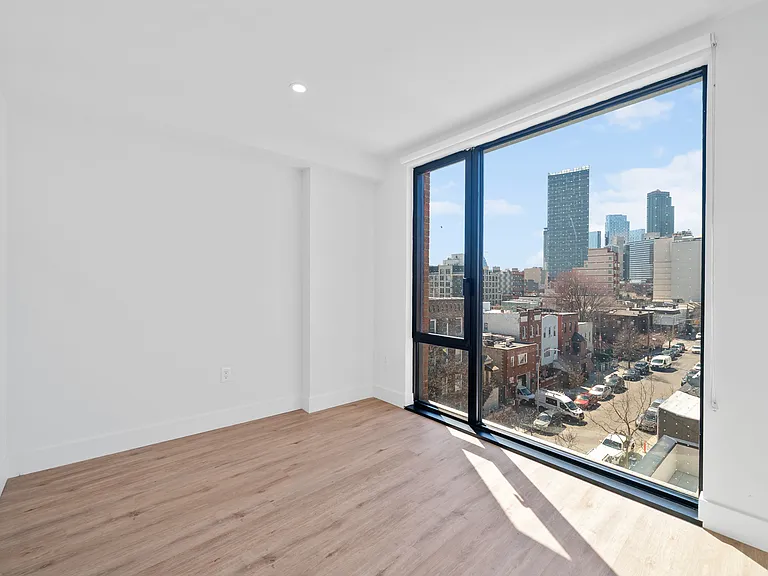 2516 37th Ave #4D — Photo 9