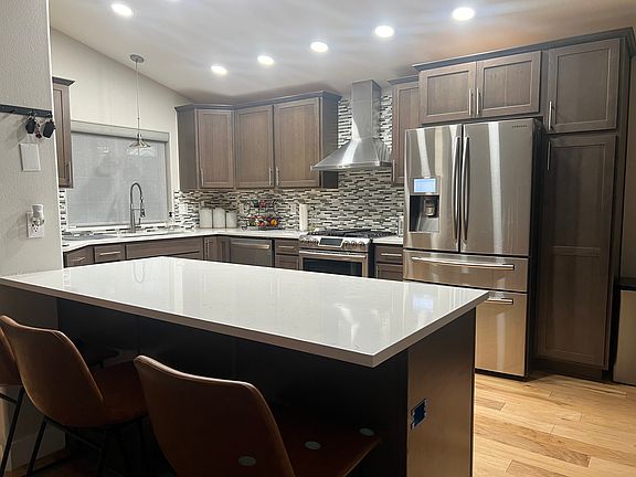 5th image of 3019 SE Tumblestone Dr