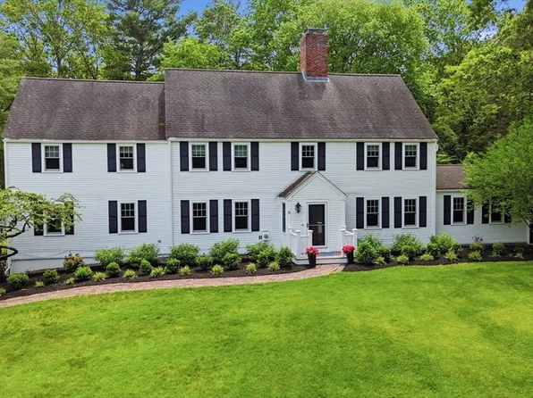 38 Blueberry Ln, Concord, MA 01742