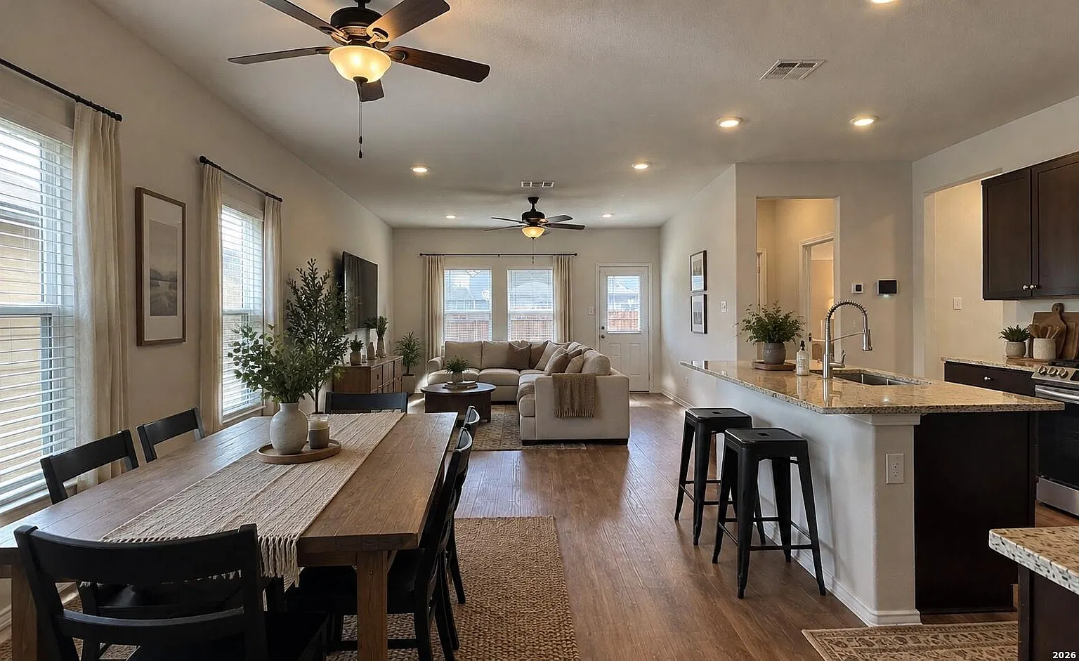 5 bed, 3.0 bath, 2430 sqft, $2,400 — Photo 4