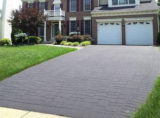 16033 Hayes Ln, Woodbridge, VA 22191