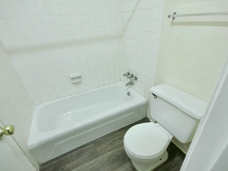120 Viking Ct #10 — Photo 11