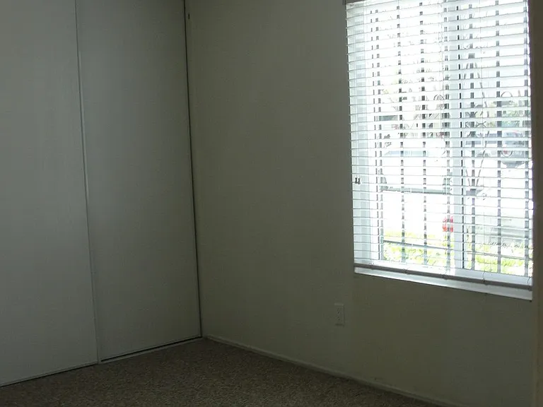 4415 Hamilton St #8 — Photo 11