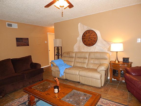 3rd image of 8601 Memphis Dr #B31