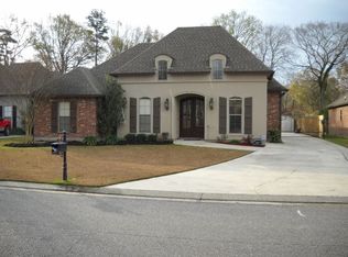 42135 Conifer Dr, Gonzales, LA 70737