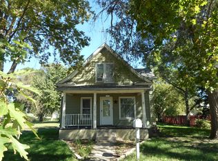 530 N Cherry St, Red Cloud, NE 68970