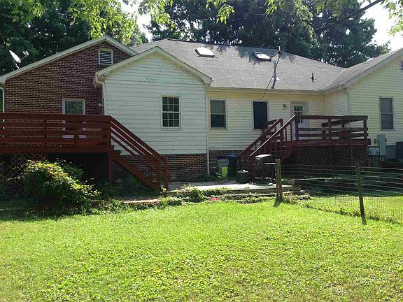 4th image of 502 Coggeshall St