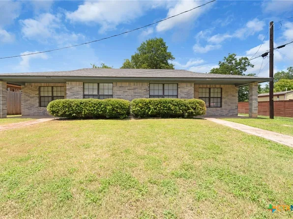 307/309 W 2nd St, Lampasas, TX 76550