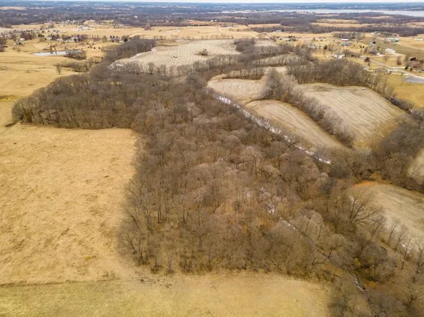 15811 Short Ln, Smithville, MO 64089