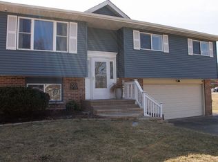 8415 Richmond Rd, Wonder Lake, IL 60097