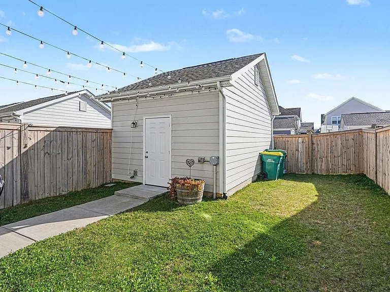 217 Southmen Ln — Photo 23