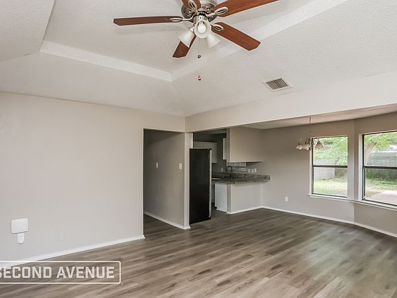3rd image of 1340 Cy Blackburn Cir