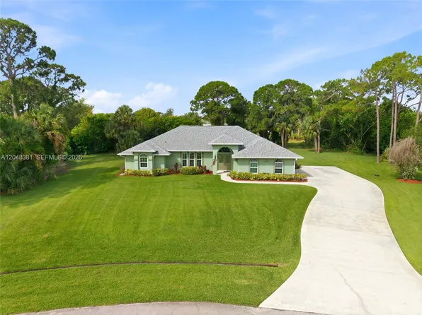 2472 SE Hillard Rd, Port Saint Lucie, FL 34952