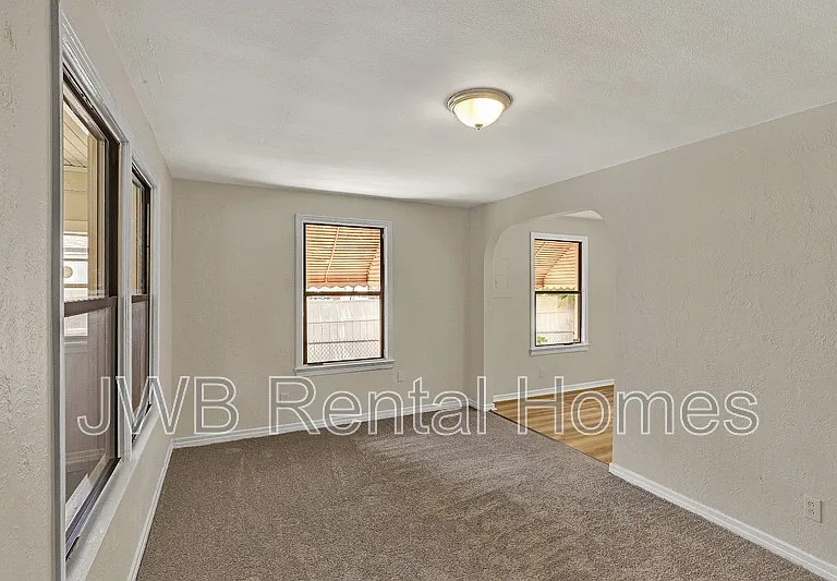 3825 Division St — Photo 4