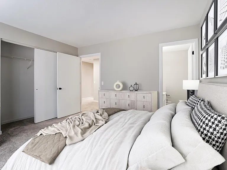Coral Club Apartments — Photo 20