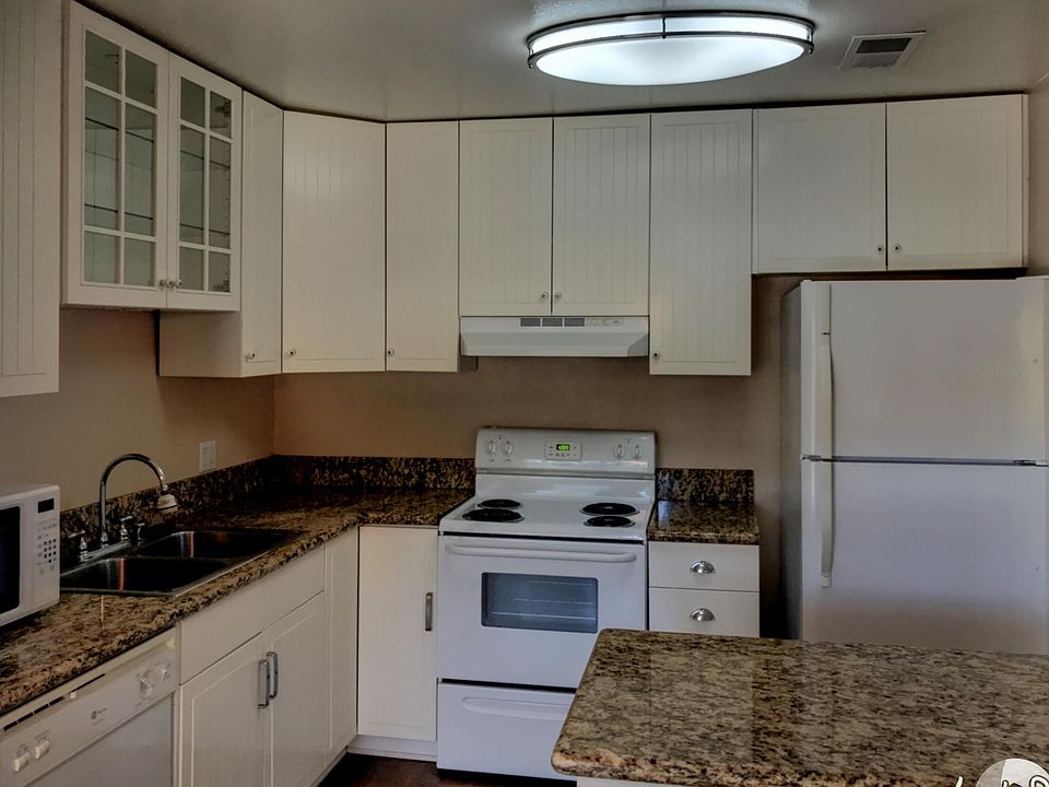 1st image of 788 Pinetree Cir APT 31