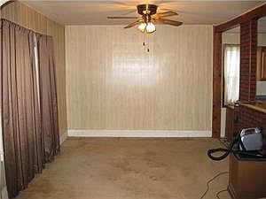 5th image of 42 Huetter Ave