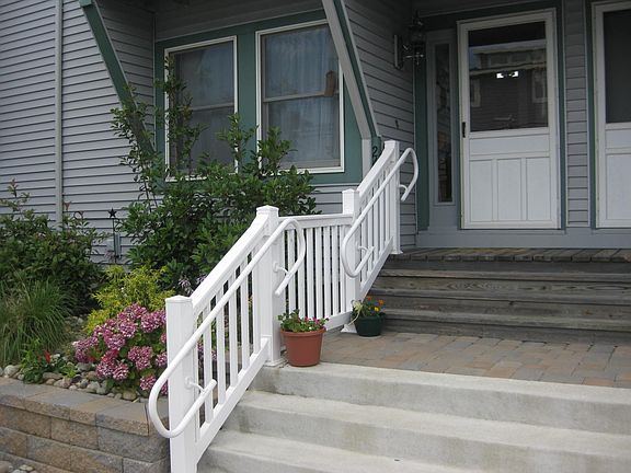 2nd image of 241 Bay Ave #3