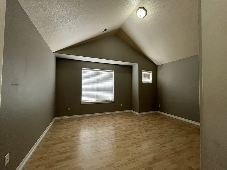 5377 SW Golden Gate Way — Photo 11