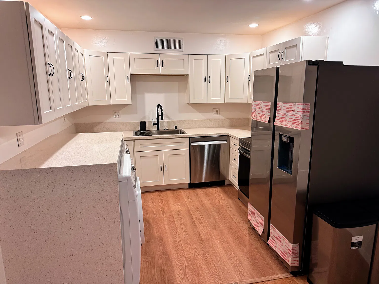 2 bed, 915 sqft, $1,500 — Photo 1