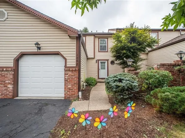 1468 Yorktowne Dr, Lawrence, PA 15055
