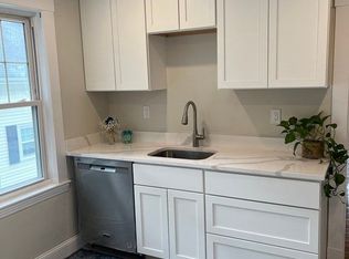 45 Redlands Rd FLOOR 2, West Roxbury, MA 02132