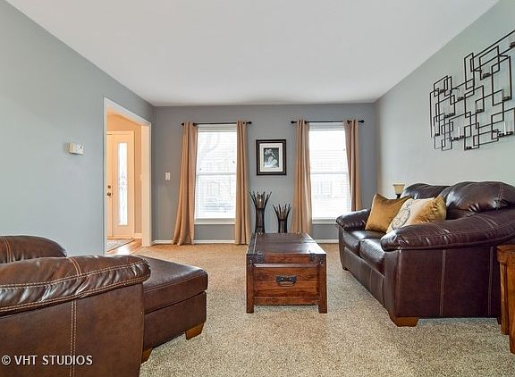 3rd image of 140 Jefferson Ln