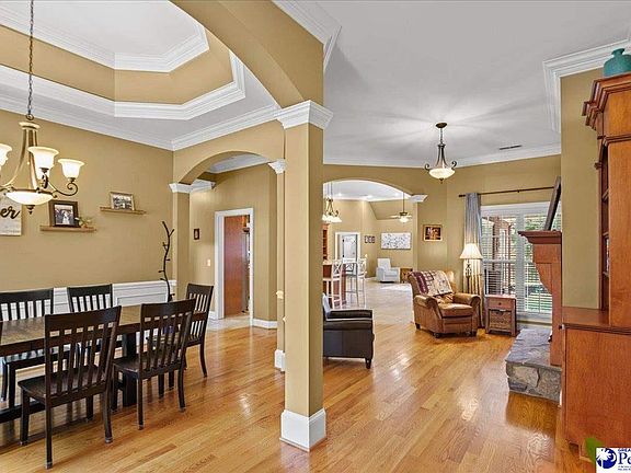 4th image of 658 N Beaverdam Dr