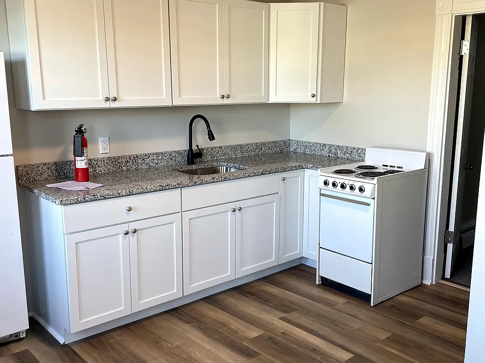 358 Main St #3