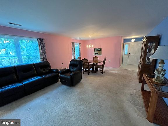3rd image of 78 Falmouth Dr
