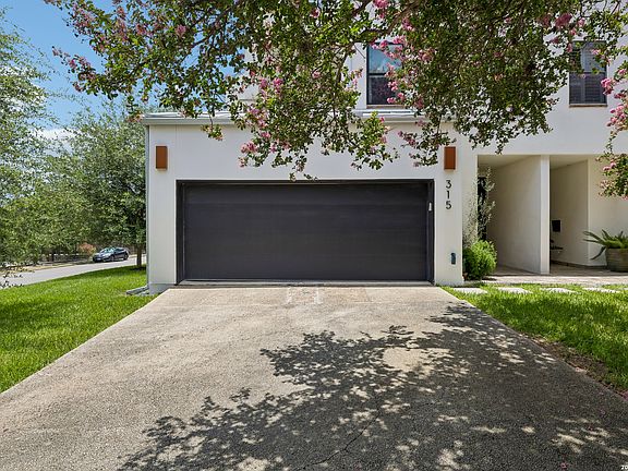 3rd image of 315 Cleveland Ct #D