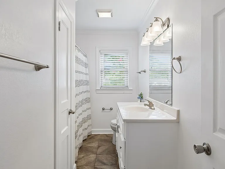 3317 Marcus Dr — Photo 25