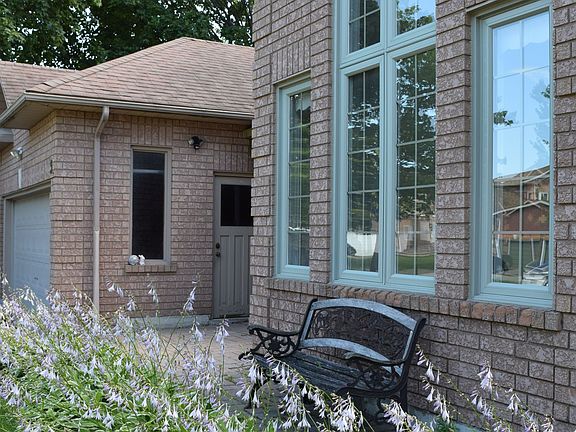 4th image of 51 Daines Dr