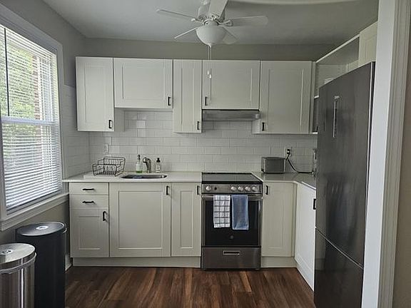 2nd image of 209 Pilgrim Ln Floor 2