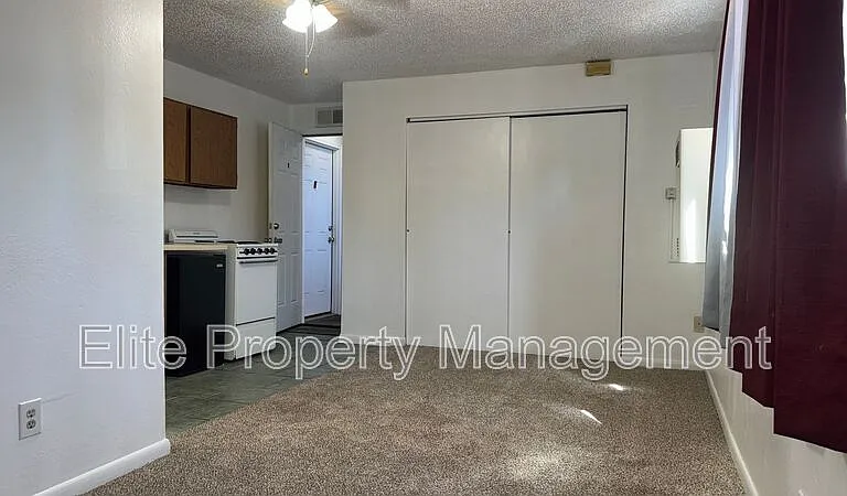 1529 Oakshire Ln #4 — Photo 4