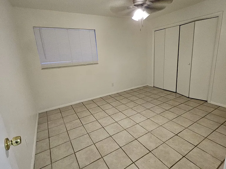 521 Palomas Dr SE #C — Photo 15