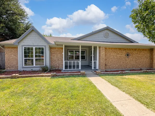 424 Quail Hollow Dr, Mesquite, TX 75150