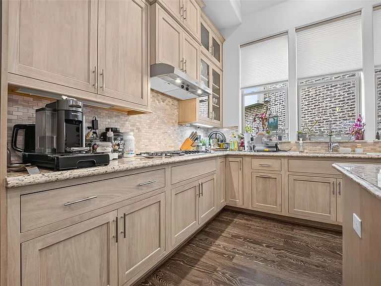 2703 Kinsley Oaks Dr — Photo 12