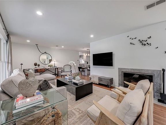 5th image of 2304 Greenlee Dr