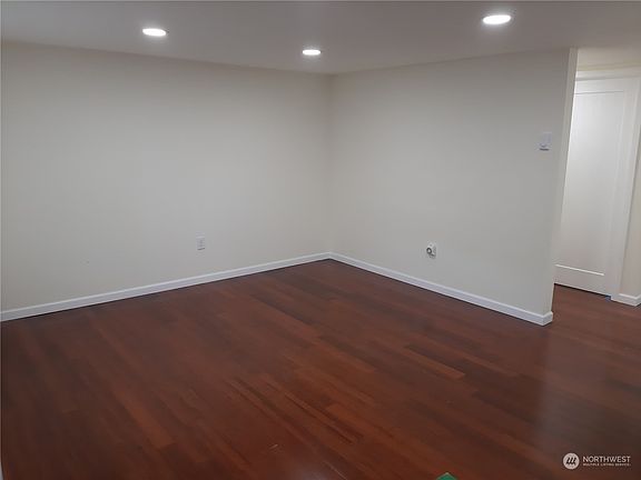 5th image of 9510 Farwest Drive SW