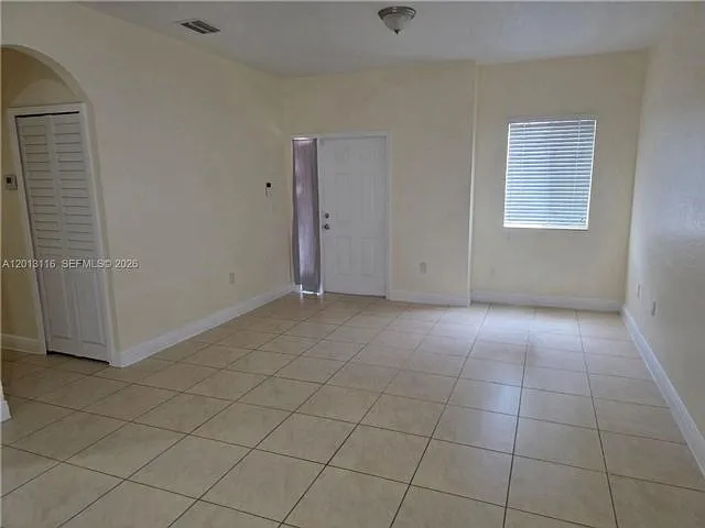 1371 NW 9th Ct — Photo 4