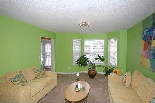 Formal LR w/Bay Window