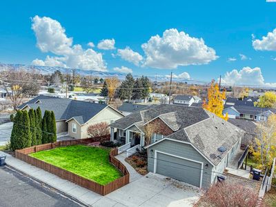 718 SE Scenic View Dr, College Place, WA, 99324