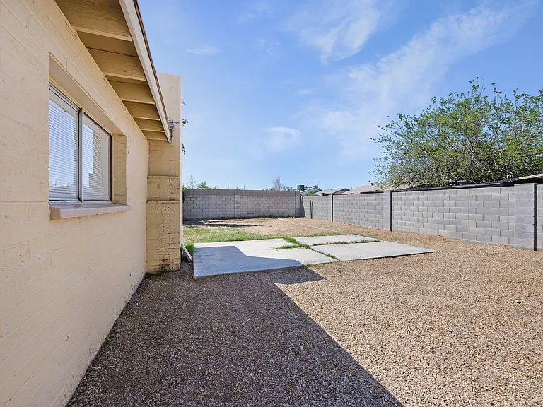 1826 W Behrend Dr — Photo 24