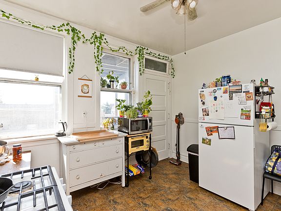 3rd image of 5404 N Paulina St #3