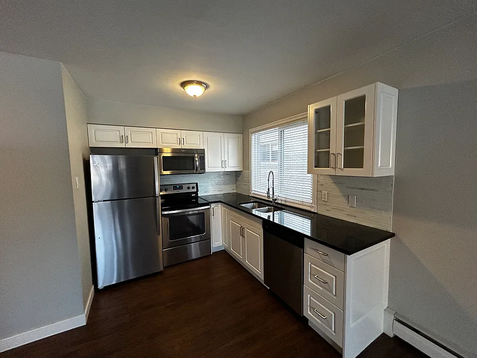 1711 13th St SW