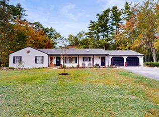 7 Russell Dr, Springvale, ME 04083