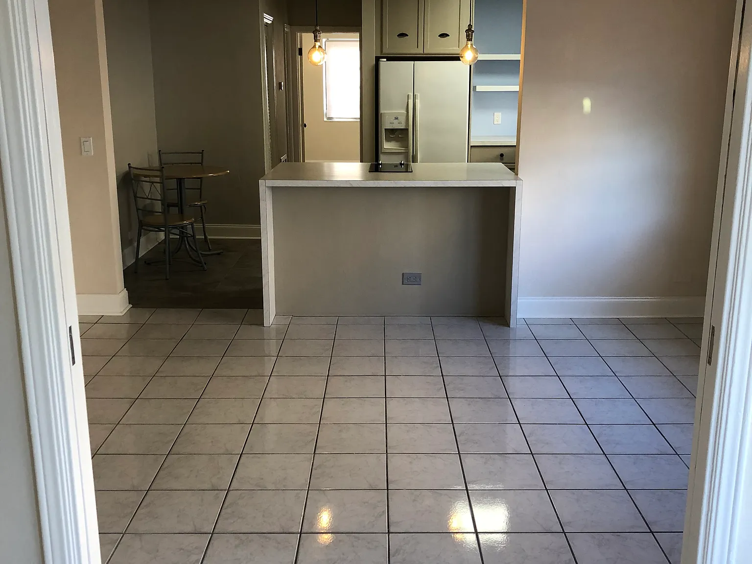 2 bed, 900 sqft, $2,450 — Photo 2