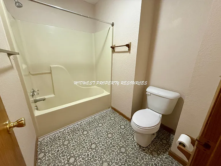 503 N Austin St — Photo 13